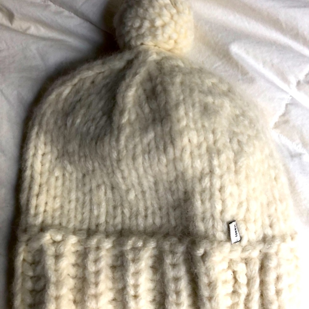 Hand made in Uruguay “manos del Uruguay” knit Beanie